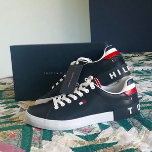 Casual Sneakers (Rezz)